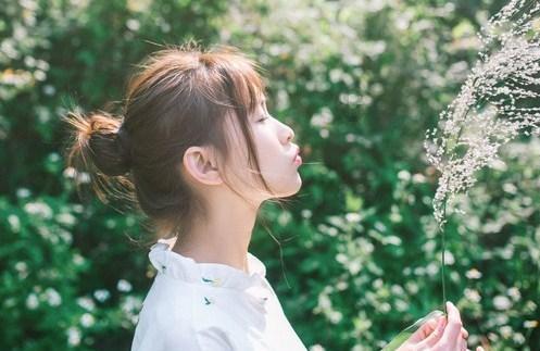 漂亮女孩扮精灵